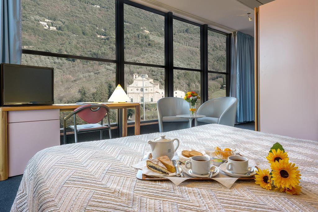 Albornoz Palace Hotel Spoleto Luaran gambar